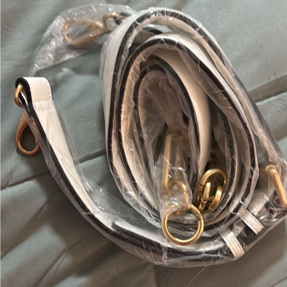 Valentino Cream Crossbody Bag with Gold Accents - Picture 3 of 3